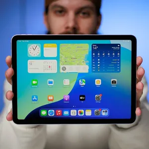 Apple iPad Air 2026 M4 Wi-Fi 11 inch, 128GB and 12GB Ram Tablet, 12MP Main Camera, Stylus and Keyboard Support - بندانگشتی 30