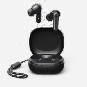 هدفون بلوتوثی مدل SoundCore R50i  بدون قابلیت نویز کنسلینگ، درگاه شارژ USB Type-C، دارای فناوری AI-Enhanced Calls برای کاهش نویز و بهبود مکالمات، مقاوم در برابر رطوبت و عرق - بندانگشتی 3