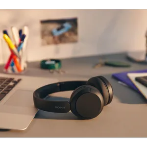 هدفون بلوتوثی سونی مدل WH-CH520 درگاه شارژ USB Type-C، دارای طراحی چرخشی برای حمل و نگهداری آسان - بندانگشتی 9