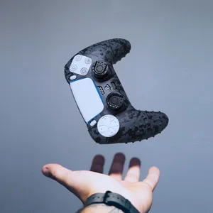 محافظ دسته پلی استیشن 5 اسپارک فاکس مدل Silicone Grip Pack Digital Camo به همراه روکش آنالوگ - بندانگشتی 4