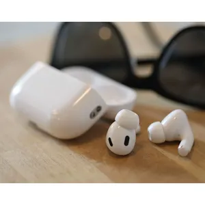 Apple AirPods Pro 2nd Generation 2022 Lightning - angle 37