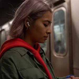 Apple AirPods Pro 2nd Generation 2022 Lightning - angle 40